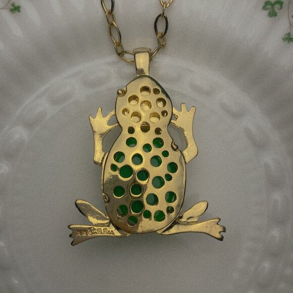 Lilly Pulitzer Green Oval Cabochon Frog Animal Gold Pendant Long Chain Necklace - Picture 4 of 12